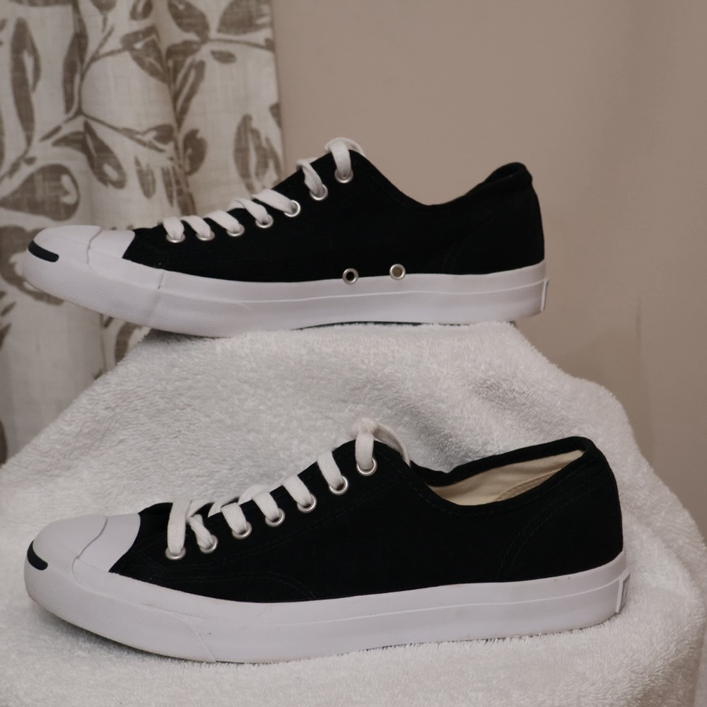 Converse size 10 only worn one time